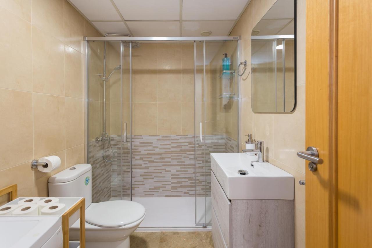 Piso Familiar Cerca Del Centro, Ac Y Wifi Gratis Apartman Valencia Kültér fotó