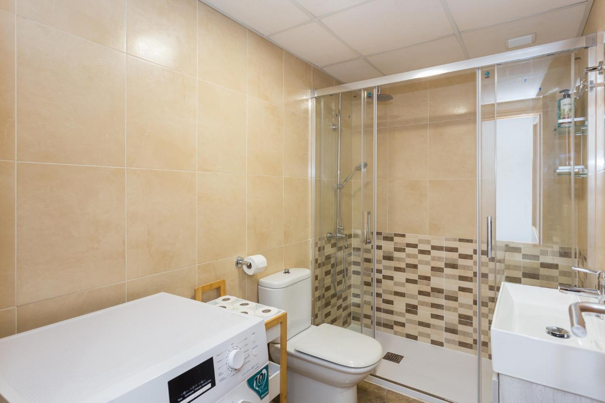 Piso Familiar Cerca Del Centro, Ac Y Wifi Gratis Apartman Valencia Kültér fotó